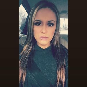 Meet your Posher, Shea